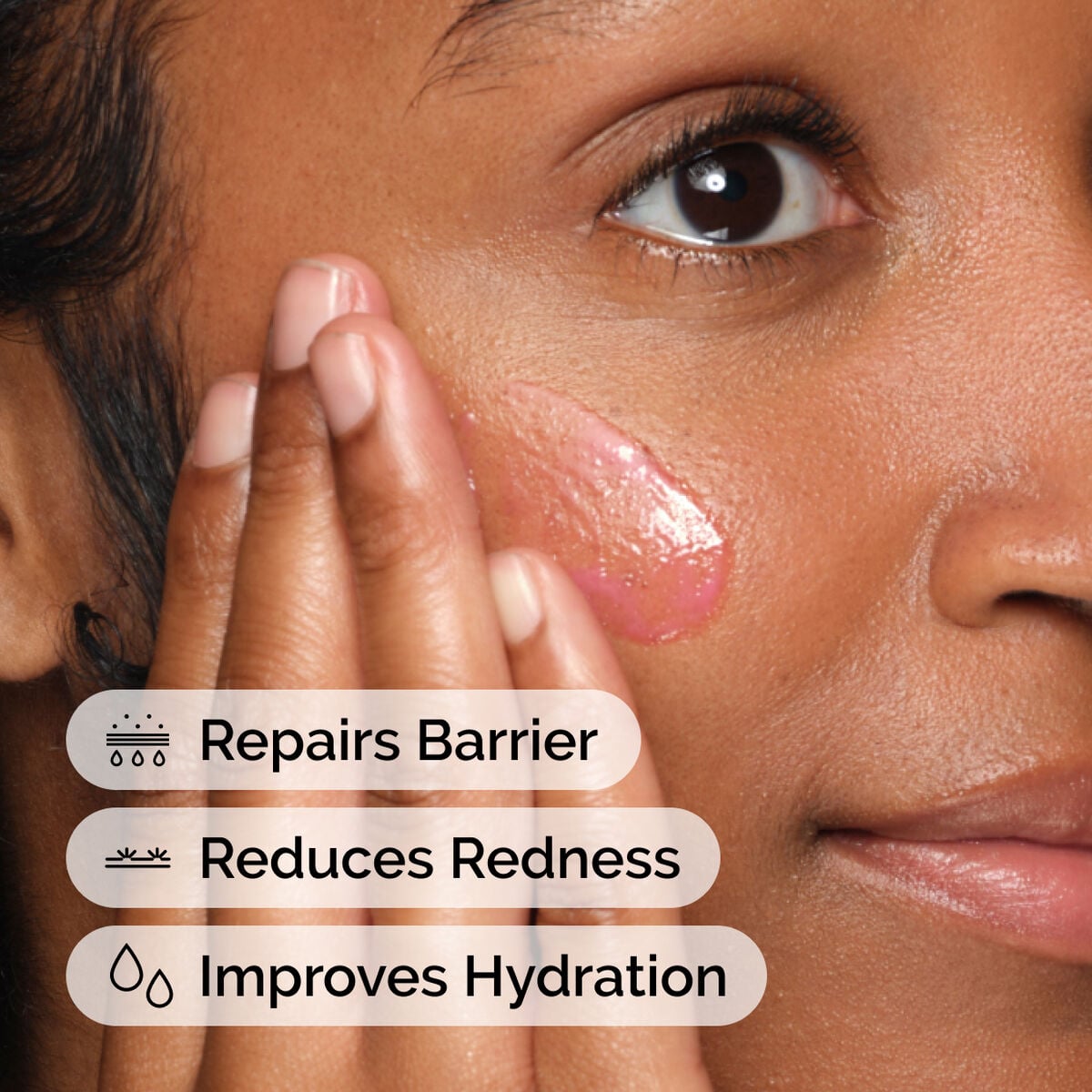 soothing-and-barrier-support-serum-set-q6 ord-soothing-barrier-support-serum-model-application-with-benefits.jpg